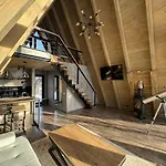 シャレー Grehit House Kosmach