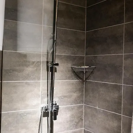 Grehit House בקתה